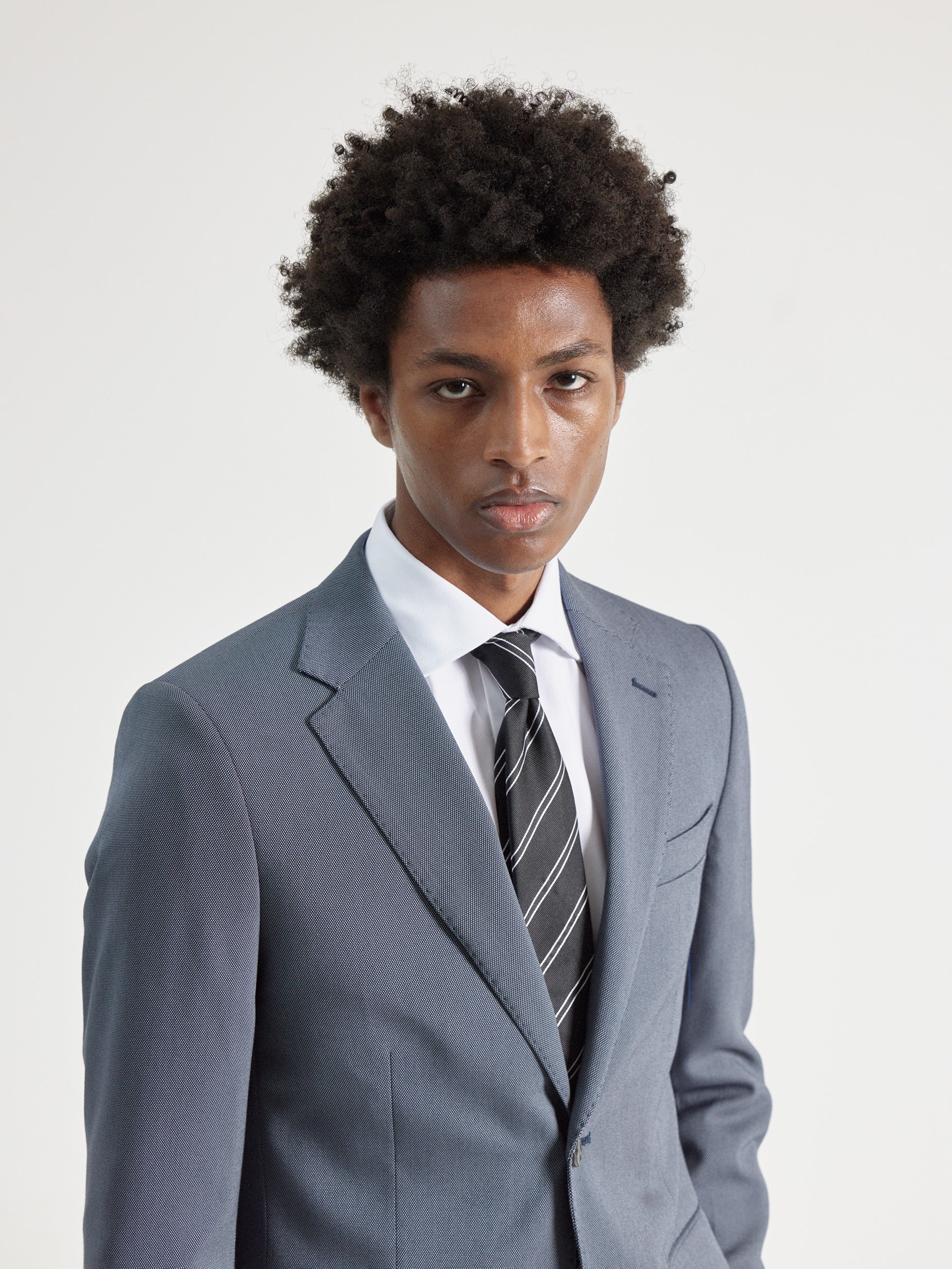 TRAJE ESTRUCTURA GRIS - Image 3