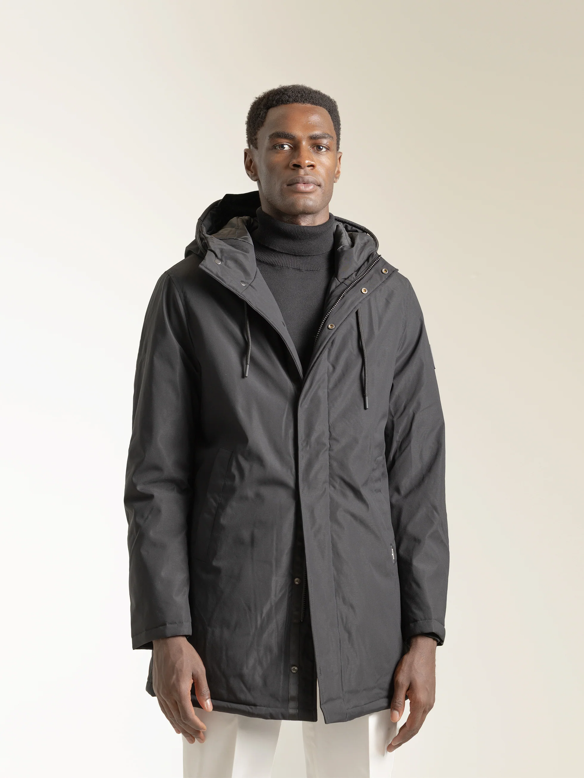 PARKA TÉCNICA CAPUCHA NEGRA - Image 3