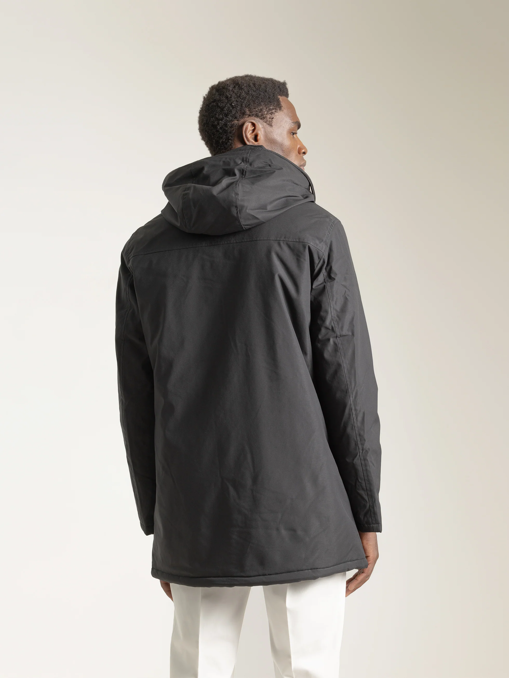 PARKA TÉCNICA CAPUCHA NEGRA - Image 4